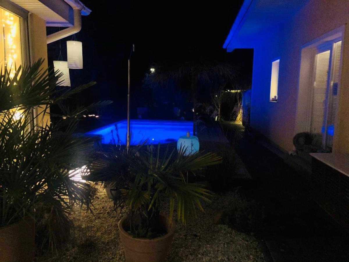 Apartment Tinyhouse Mit Pool, Outdoor Whirlpool Und Garten Petershagen-Eggersdorf Exterior photo